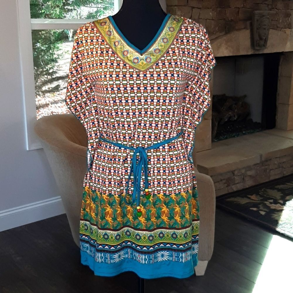 FusionBeats sz M Colorful Top with Tie String